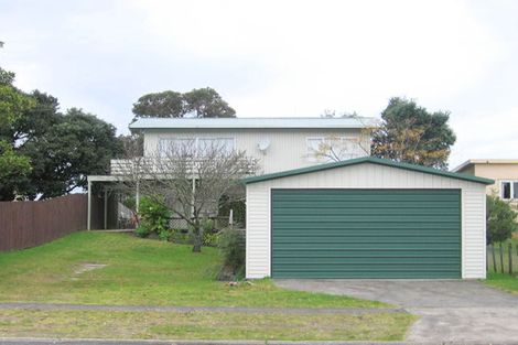 Photo of property in 100 Charleston Avenue, Whangamata, 3620