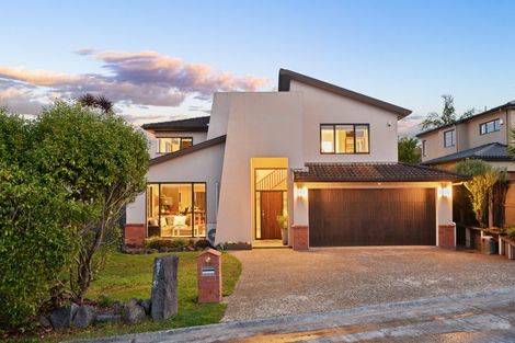 Photo of property in 19 South Kensington Way, Henderson, Auckland, 0612