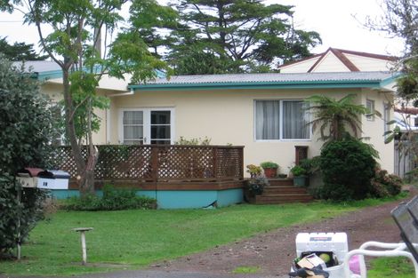 Photo of property in 18 Knox Road, Swanson, Auckland, 0612