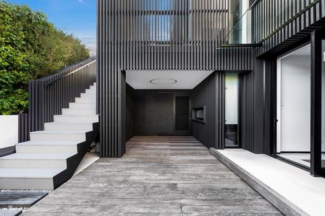 Photo of property in 192 Marine Parade, Mount Maunganui, 3116