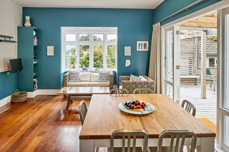 Photo of property in 31 Nikau Street, Eastbourne, Lower Hutt, 5013