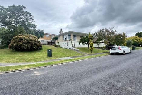 Photo of property in 25 Ellesmere Crescent, Pakuranga Heights, Auckland, 2010