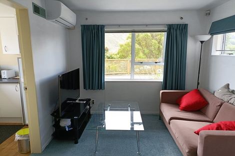 Photo of property in 16 Frobisher Street, Island Bay, Wellington, 6023