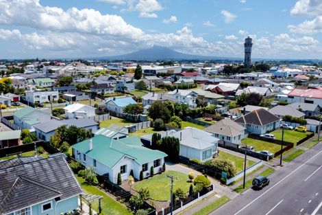 Photo of property in 13 Collins Street, Hawera, 4610