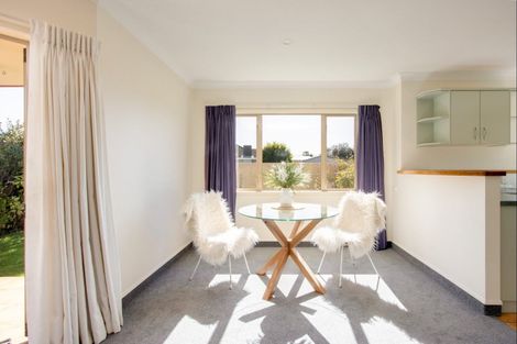 Photo of property in 52 Neeve Road, Taradale, Napier, 4112