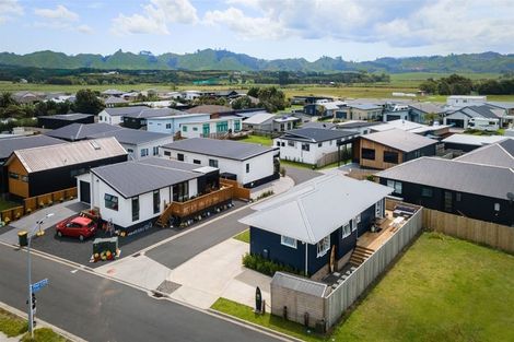 Photo of property in 8 Sandy Place, Waihi Beach, 3611
