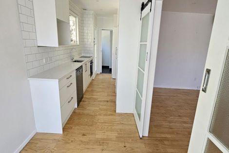 Photo of property in 5 Mcphail Street, Birkdale, Auckland, 0626