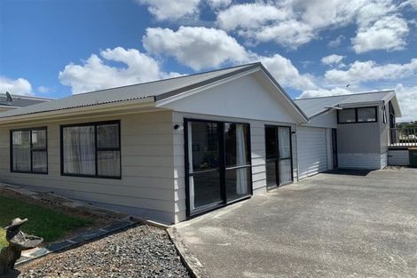 Photo of property in 8 Kauri Crescent, Snells Beach, 0920