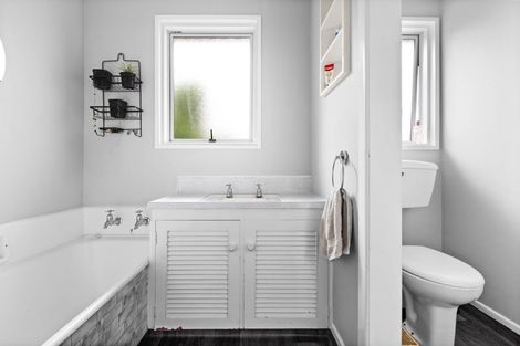 Photo of property in 4 Lerwick Street, Tamatea, Napier, 4112