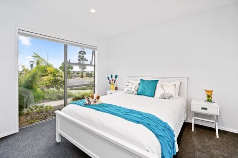 Photo of property in 22 Stace Hopper Drive, One Tree Point, 0118