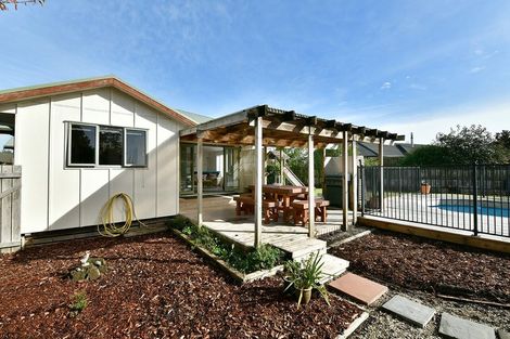 Photo of property in 20 Aitkenhead Court, Parakai, 0830