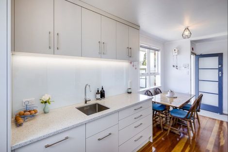 Photo of property in 4 Totara Street, Taradale, Napier, 4112