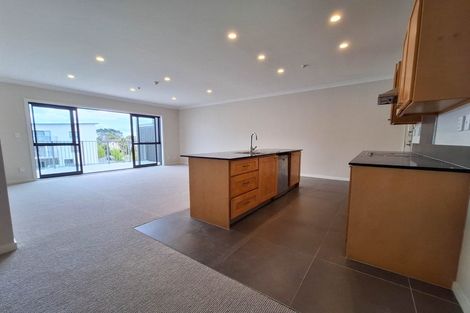 Photo of property in 205/132 Stancombe Road, Flat Bush, Auckland, 2016