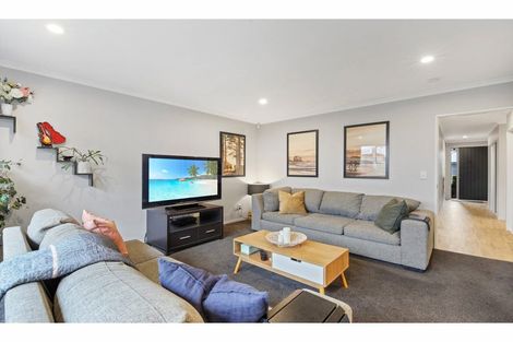 Photo of property in 16 George West Square West, Wigram, Christchurch, 8025