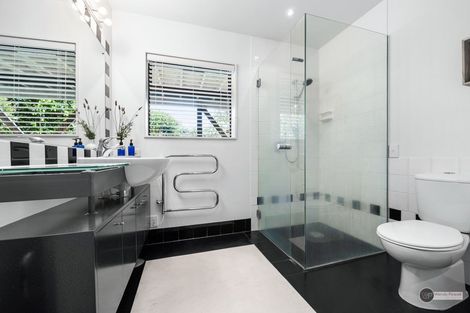 Photo of property in 33b Pekanga Road, Normandale, Lower Hutt, 5010