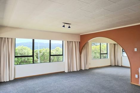 Photo of property in 177 Holborn Drive, Stokes Valley, Lower Hutt, 5019