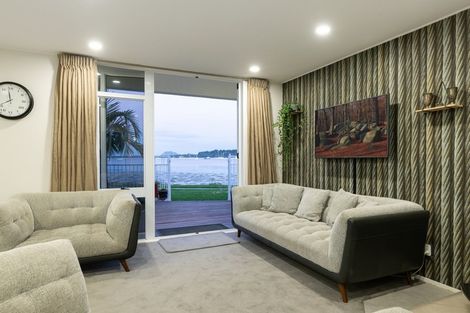 Photo of property in 18 Beach Grove, Omokoroa, 3114