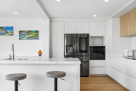 Photo of property in 32 Omokoroa Road, Omokoroa, 3114