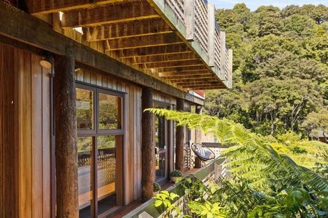 Photo of property in 3 Whiorau Grove, Lowry Bay, Lower Hutt, 5013