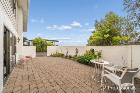 Photo of property in 14 Hibiscus Grove, Maungaraki, Lower Hutt, 5010