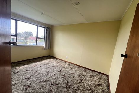 Photo of property in 72 Kelman Road, Kelston, Auckland, 0602