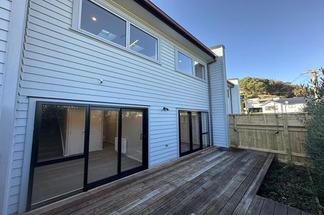 Photo of property in 2/7 Grays Road, Plimmerton, Porirua, 5026