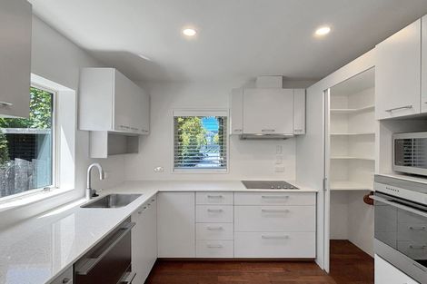 Photo of property in 1/11 Aikmans Road, Merivale, Christchurch, 8014