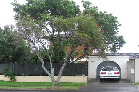 Photo of property in 3a Prince Regent Drive, Half Moon Bay, Auckland, 2012