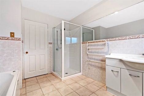 Photo of property in 2 Ferngrove Avenue, Ranui, Auckland, 0612