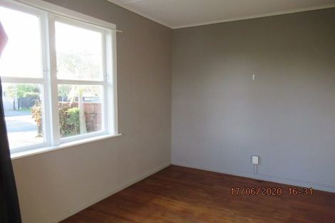Photo of property in 63 Hepburn Road, Glendene, Auckland, 0602