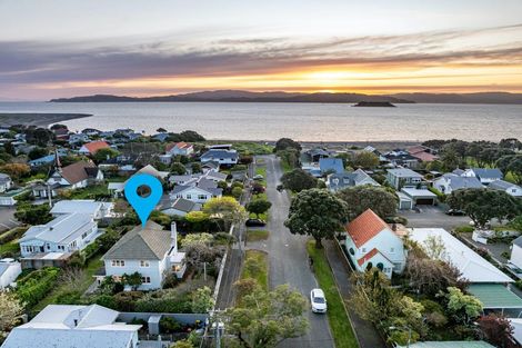 Photo of property in 9 Karamu Street, Eastbourne, Lower Hutt, 5013