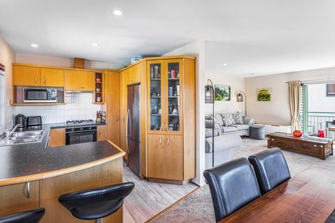 Photo of property in 30 Parkwood Crescent, Gulf Harbour, Whangaparaoa, 0930