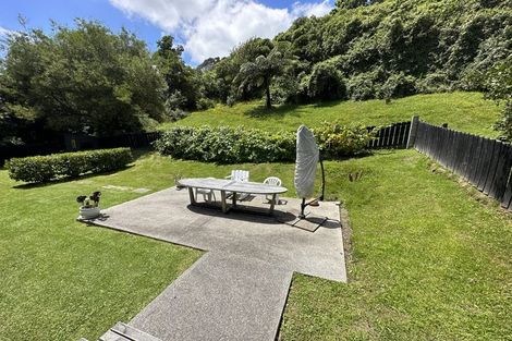 Photo of property in 11a Poneke Drive, Waikanae, 5036