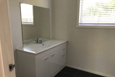 Photo of property in 1/73 Bramley Drive, Farm Cove, Auckland, 2012