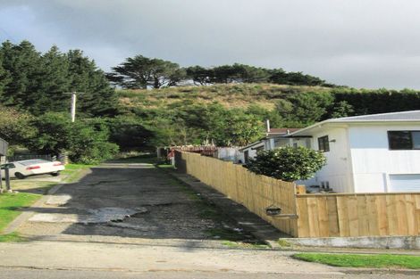 Photo of property in 8 Cardiff Crescent, Cannons Creek, Porirua, 5024