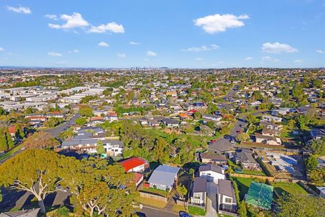 Photo of property in 6 Jenanne Place, Totara Vale, Auckland, 0629