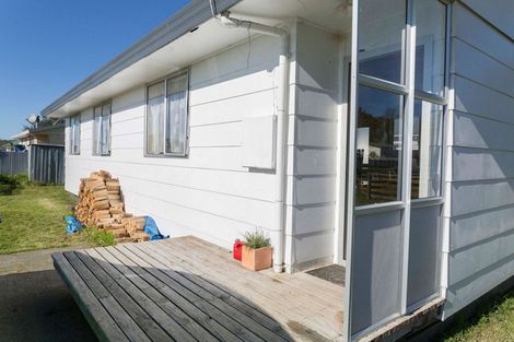 Photo of property in 12a Carlson Street, Dannevirke, 4930