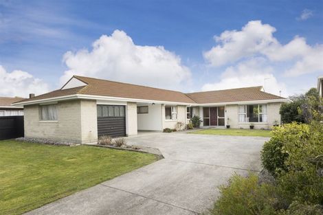 Photo of property in 80 John F Kennedy Drive, Milson, Palmerston North, 4414