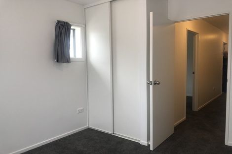 Photo of property in 2/4 John Jennings Drive, Oteha, Auckland, 0632