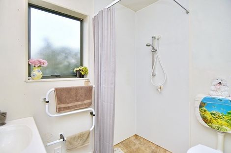 Photo of property in 214a Breezes Road, Aranui, Christchurch, 8061