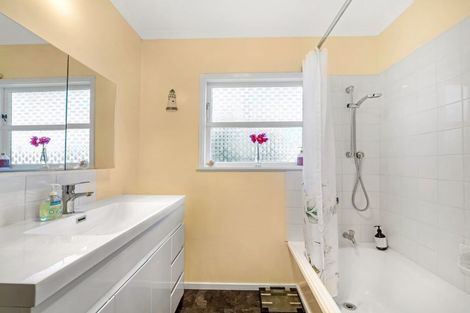 Photo of property in 9 Anaru Place, Awapuni, Palmerston North, 4412