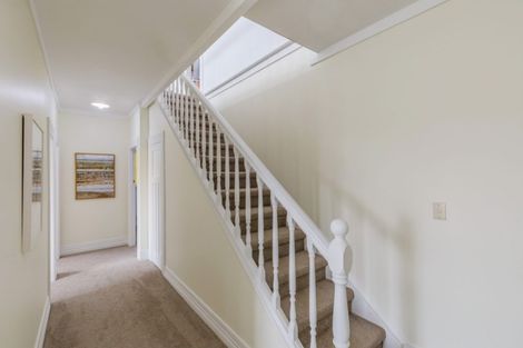 Photo of property in 42 Waterview Road, Stanley Point, Auckland, 0624