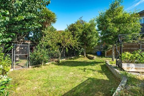 Photo of property in 91 Bowhill Road, New Brighton, Christchurch, 8083