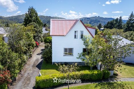 Photo of property in 2 Fenchurch Grove, Stokes Valley, Lower Hutt, 5019