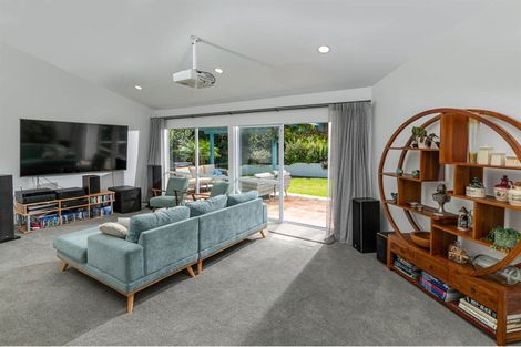 Photo of property in 32 Waipuia Place, Greenhithe, Auckland, 0632