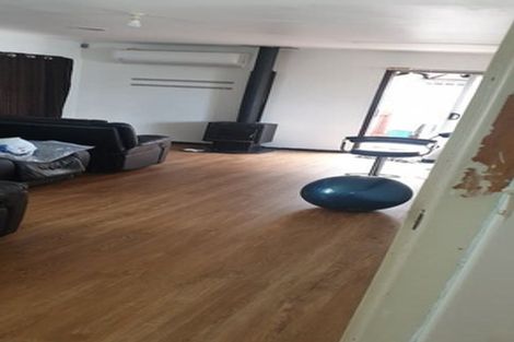 Photo of property in 1/142 Archers Road, Glenfield, Auckland, 0629