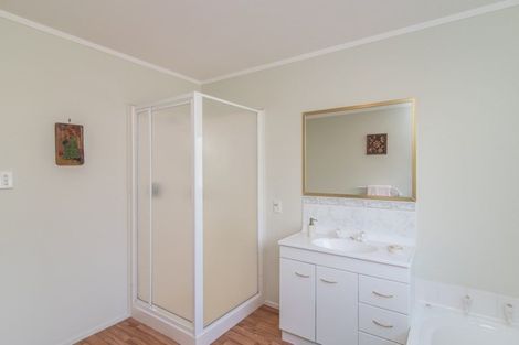 Photo of property in 19 Sunburst Court, Paraparaumu Beach, Paraparaumu, 5032