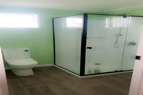 Photo of property in 32 Hepburn Road, Glendene, Auckland, 0602