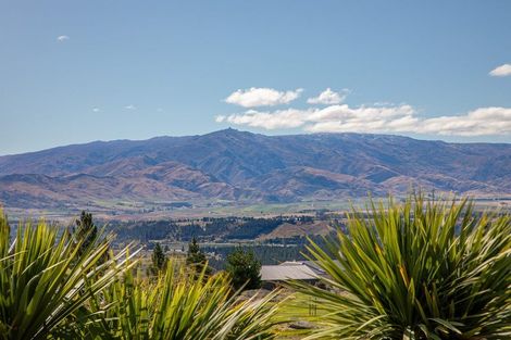 Photo of property in 8 Old Golf Course Road, Bridge Hill, Alexandra, 9320