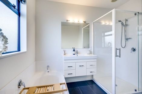 Photo of property in 32 York Avenue, Tamatea, Napier, 4112